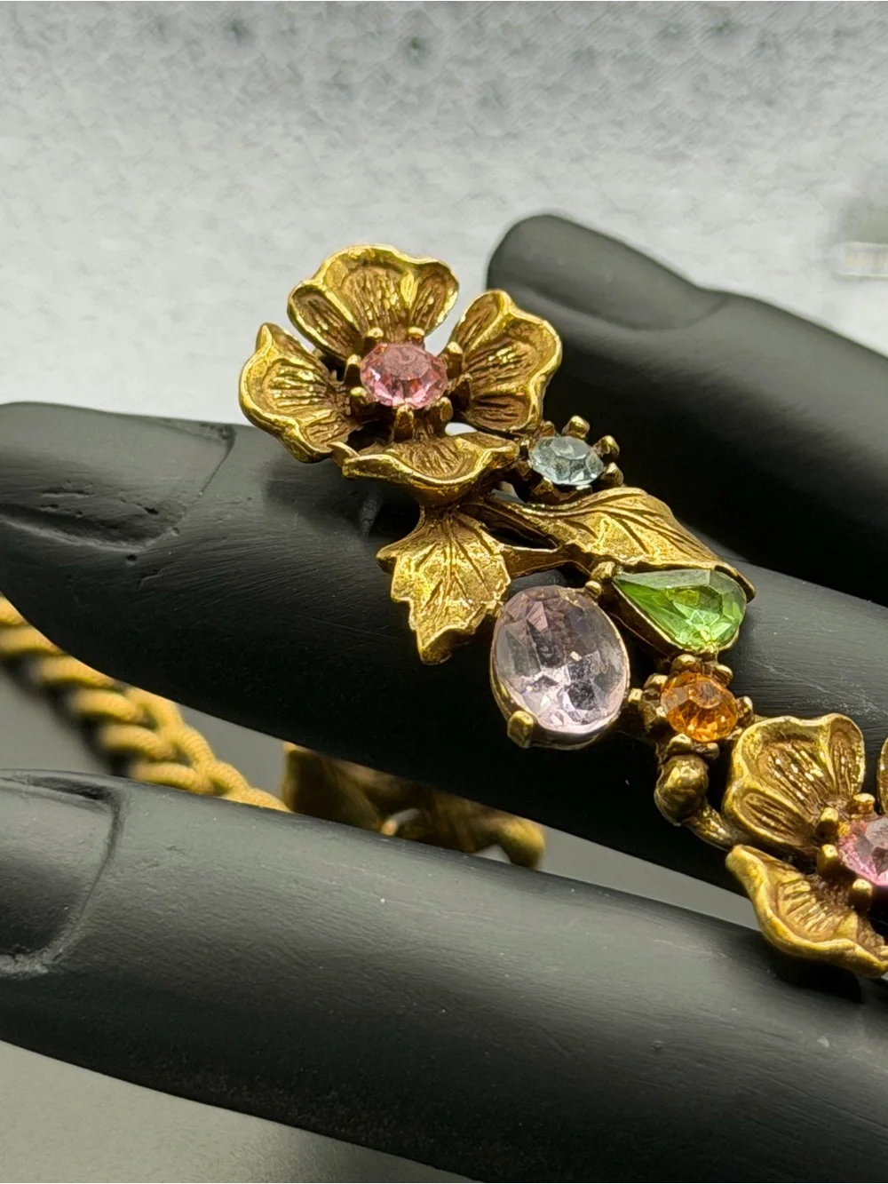 Vintage Lisner Floral Rhinestone Crystal Gold Tone Flower Necklace Signed